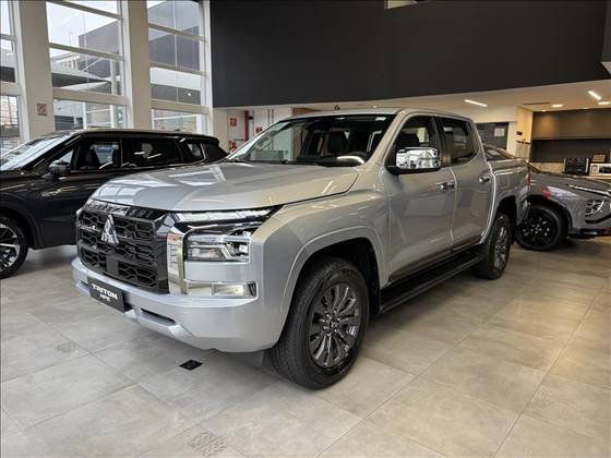 MITSUBISHI TRITON 2.4 BITURBO DIESEL CD HPE 4X4 AUTOMÁTICO
